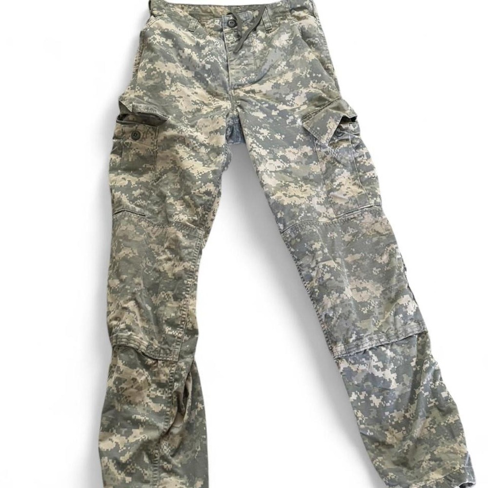 Authentic U.S. Army ACU digital camo‎ cargo pants in size Small